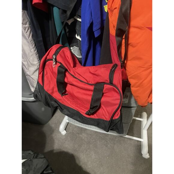 Nike Red Gym/Duffle Bag Shoulder Strap White Swoosh Black Accent Swirl Pattern - Picture 2 of 6